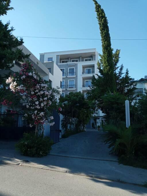 Royal Hill Apartments 2 By Ps Дуррес Экстерьер фото